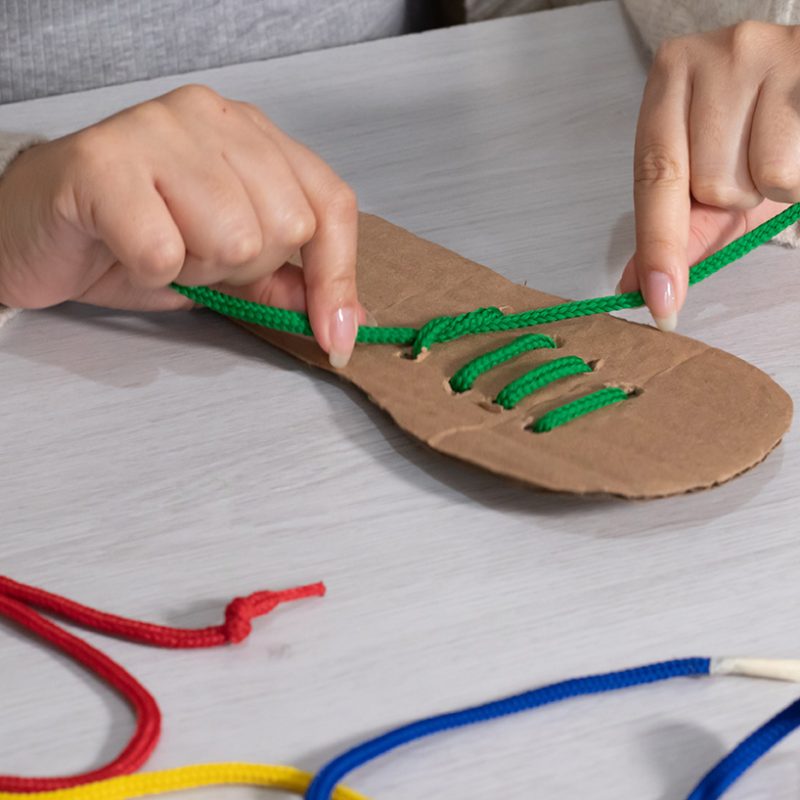 tie shoelaces training  for kids at home